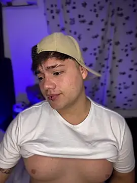 Snapshot of dannybear_ chatting on 10, 10, 2025 dannybear online show from 10, 10, 2025