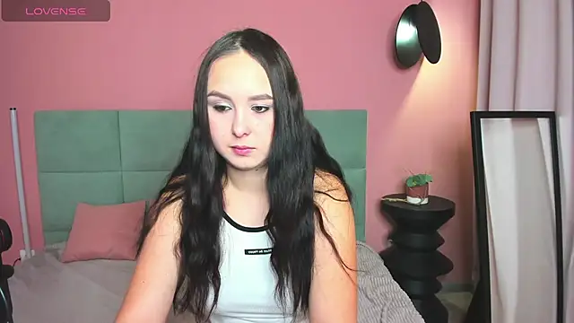 BeatriceReeves online show from 9, 11, 2025