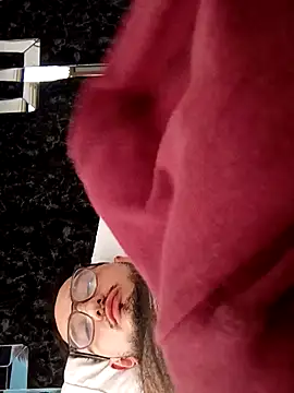 Snapshot of Nene1325 chatting on 16, 12, 2024 Nene1325 online show from 16, 12, 2024