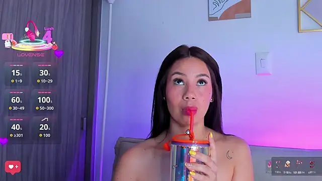 Tamaraa Serra online show from 8, 10, 2025