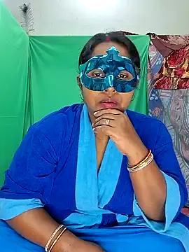 Snapshot of Real_Desi_Couple chatting on 4, 1, 2025 Real Desi Couple online show from 4, 1, 2025