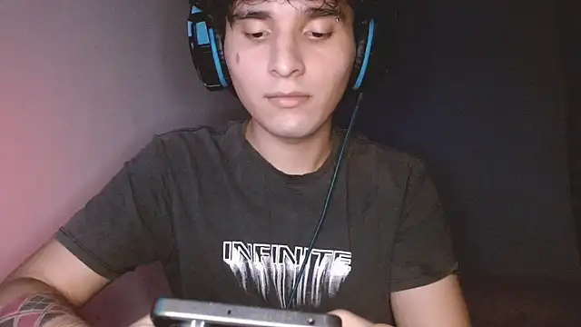 Snapshot of Charley_quin chatting on 23, 10, 2025 Charley quin online show from 23, 10, 2025