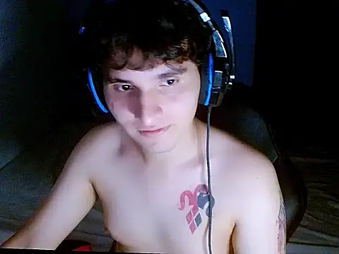 Snapshot of Charley_quin chatting on 4, 4, 2026 Charley quin online show from 4, 4, 2026