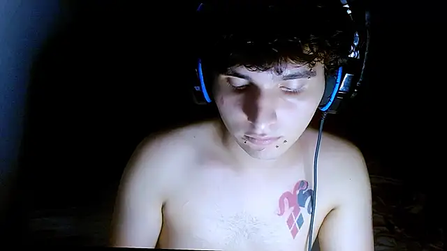 Snapshot of Charley_quin chatting on 13, 4, 2026 Charley quin online show from 13, 4, 2026