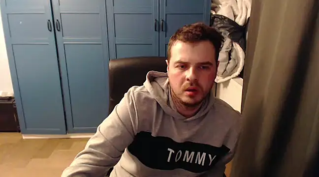 Snapshot of CuteMan33 chatting on 5, 3, 2025 CuteMan33 online show from 5, 3, 2025