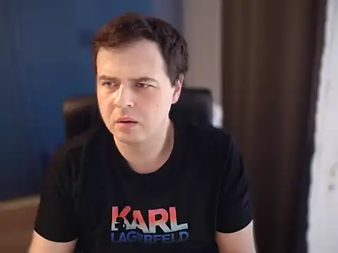 Snapshot of CuteMan33 chatting on 16, 12, 2025 CuteMan33 online show from 16, 12, 2025