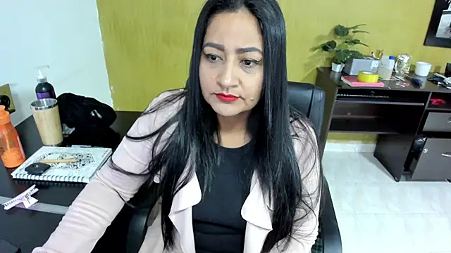 Adele Sweett online show from 5, 2, 2025