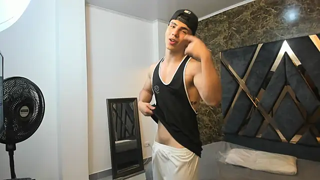 Snapshot of Flynn_Riider chatting on 17, 12, 2024 Flynn Riider online show from 17, 12, 2024