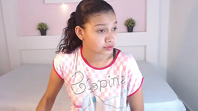 Snapshot of SelenaFox6 chatting on 18, 2, 2025 SelenaFox6 online show from 18, 2, 2025