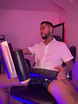 Junihn0 online show from 16, 12, 2025