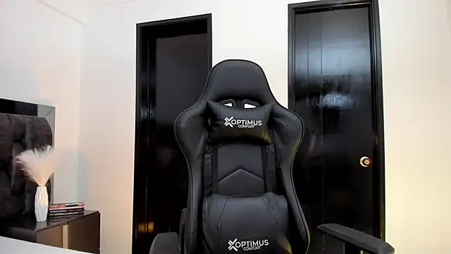 Snapshot of CarolHorny_1 chatting on 20, 1, 2025 CarolHorny 1 online show from 20, 1, 2025