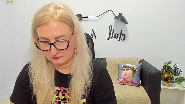 ChristyBrooks online show from 2, 1, 2025