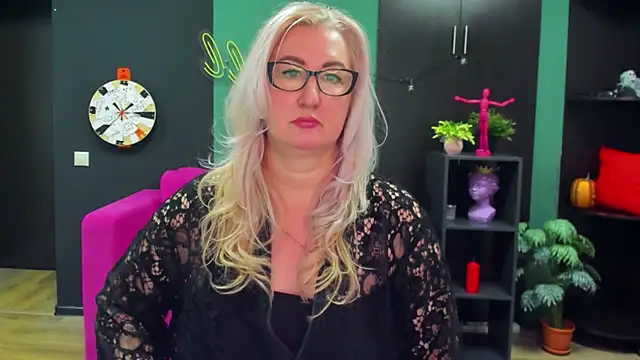 ChristyBrooks online show from 25, 2, 2025