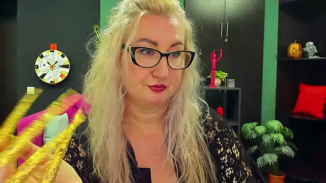 ChristyBrooks online show from 18, 3, 2025