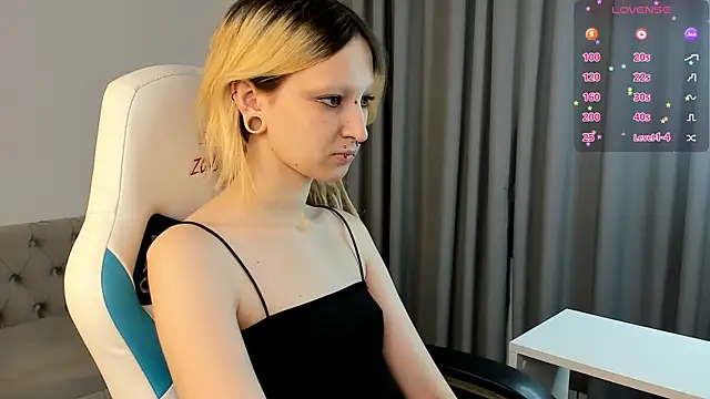 Snapshot of Lexy-Woorhez chatting on 23, 10, 2025 Lexy-Woorhez online show from 23, 10, 2025