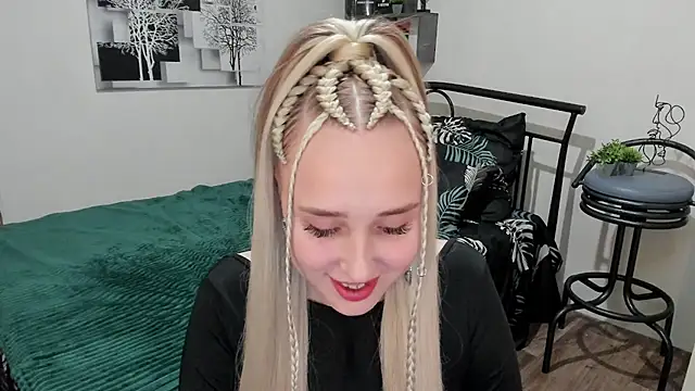 LinaTruly online show from 16, 2, 2025