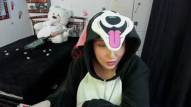 LinaTruly online show from 31, 10, 2025