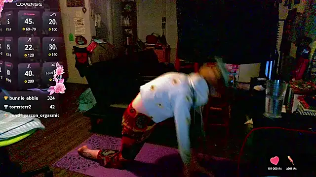  hellostormy  online show from 15, 2, 2025