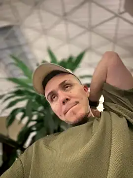 Snapshot of adam-rivera chatting on 9, 9, 2025 adam-rivera online show from 9, 9, 2025