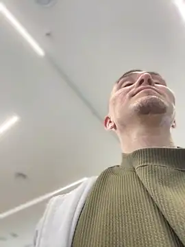 Snapshot of adam-rivera chatting on 21, 9, 2025 adam-rivera online show from 21, 9, 2025