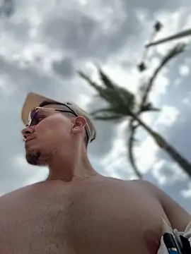 Snapshot of adam-rivera chatting on 19, 10, 2025 adam-rivera online show from 19, 10, 2025