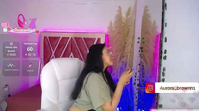 Snapshot of Aurora_Brownn chatting on 13, 10, 2025 Aurora Brownn online show from 13, 10, 2025