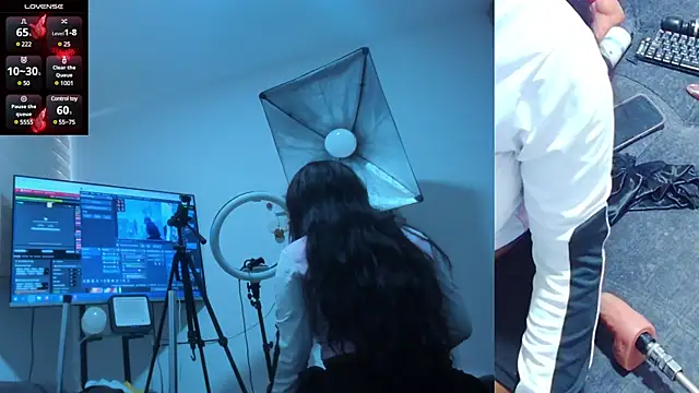 mia-brit online show from 5, 2, 2025