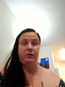 Snapshot of PeakabumPromo chatting on 25, 11, 2025 PeakabumPromo online show from 25, 11, 2025