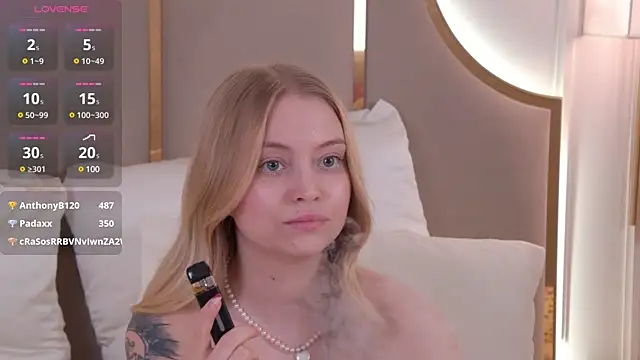 Snapshot of DorisHell chatting on 11, 1, 2025 DorisHell online show from 11, 1, 2025