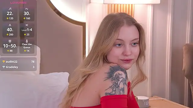 Snapshot of DorisHell chatting on 5, 2, 2025 DorisHell online show from 5, 2, 2025