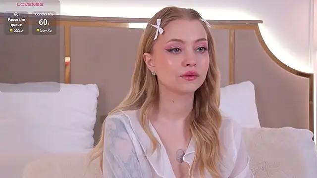 Snapshot of DorisHell chatting on 6, 2, 2025 DorisHell online show from 6, 2, 2025