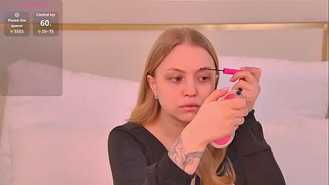 Snapshot of DorisHell chatting on 13, 2, 2025 DorisHell online show from 13, 2, 2025