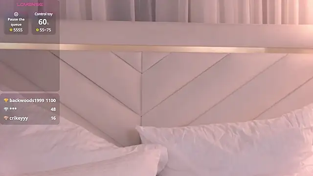 Snapshot of DorisHell chatting on 12, 3, 2025 DorisHell online show from 12, 3, 2025