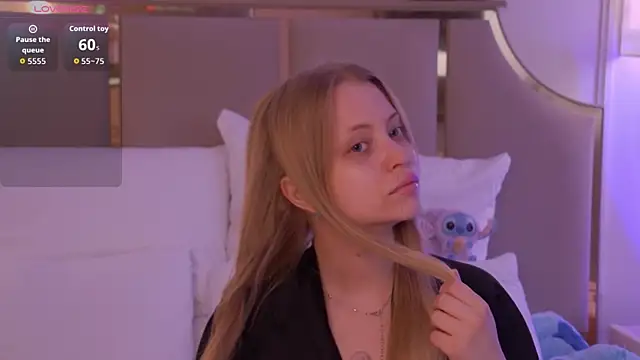 Snapshot of DorisHell chatting on 25, 9, 2025 DorisHell online show from 25, 9, 2025