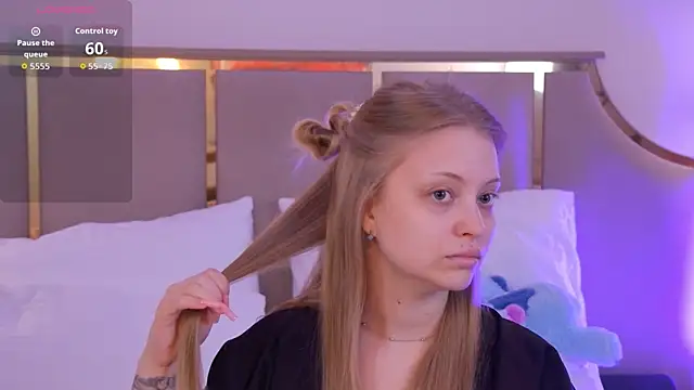 Snapshot of DorisHell chatting on 3, 10, 2025 DorisHell online show from 3, 10, 2025