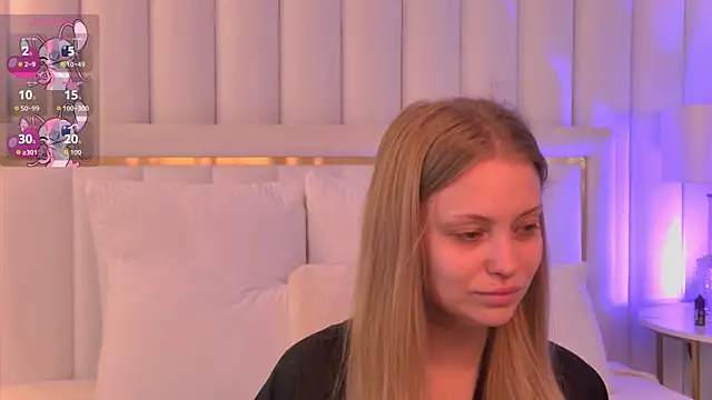 Snapshot of DorisHell chatting on 15, 10, 2025 DorisHell online show from 15, 10, 2025