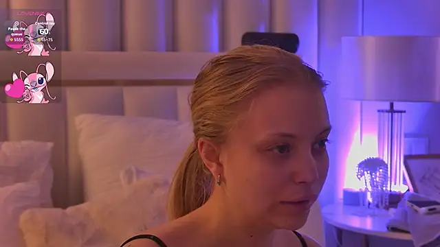 Snapshot of DorisHell chatting on 28, 10, 2025 DorisHell online show from 28, 10, 2025