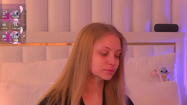 Snapshot of DorisHell chatting on 4, 11, 2025 DorisHell online show from 4, 11, 2025