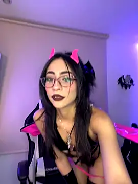 vampy dolll online show from 5, 12, 2025