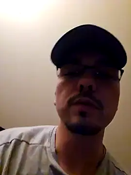 Snapshot of cmichaelxxx chatting on 12, 1, 2025 cmichaelxxx online show from 12, 1, 2025