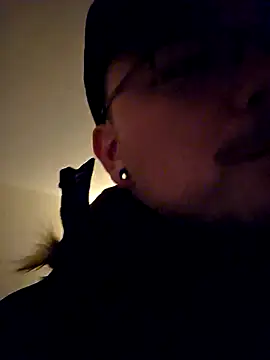 Snapshot of cmichaelxxx chatting on 21, 3, 2025 cmichaelxxx online show from 21, 3, 2025