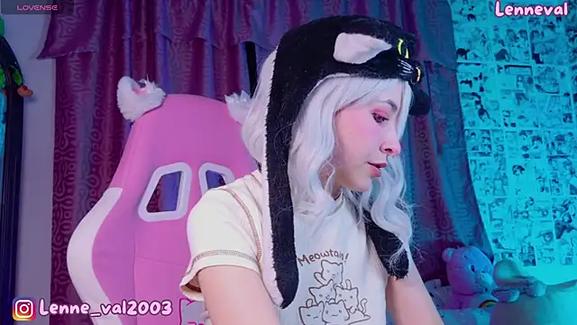 Snapshot of Lenneval1 chatting on 22, 11, 2025 Lenneval1 online show from 22, 11, 2025