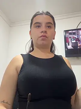 Snapshot of SaraBraun_ chatting on 11, 10, 2025 SaraBraun online show from 11, 10, 2025