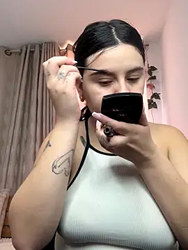 Snapshot of SaraBraun_ chatting on 22, 10, 2025 SaraBraun online show from 22, 10, 2025