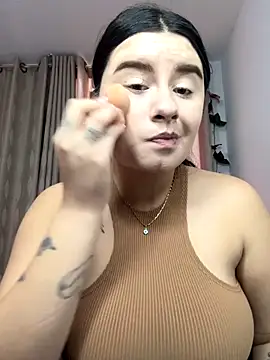 Snapshot of SaraBraun_ chatting on 4, 11, 2025 SaraBraun online show from 4, 11, 2025