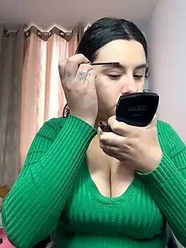 Snapshot of SaraBraun_ chatting on 5, 11, 2025 SaraBraun online show from 5, 11, 2025