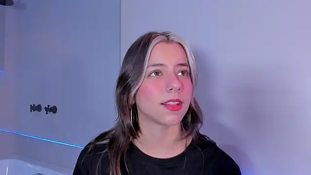 Snapshot of ArtemisaBlake chatting on 18, 12, 2024 ArtemisaBlake online show from 18, 12, 2024