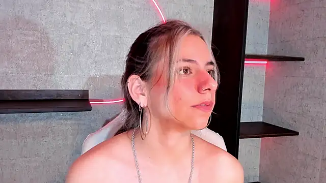 Snapshot of ArtemisaBlake chatting on 5, 1, 2025 ArtemisaBlake online show from 5, 1, 2025