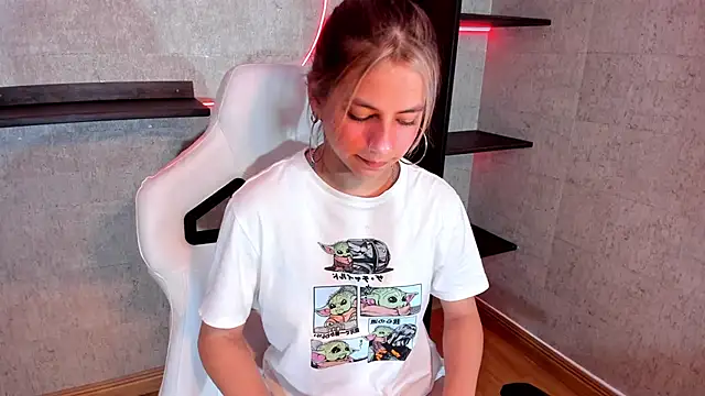 Snapshot of ArtemisaBlake chatting on 6, 1, 2025 ArtemisaBlake online show from 6, 1, 2025