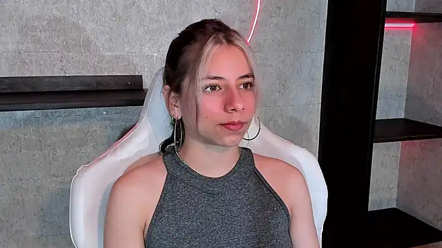 Snapshot of ArtemisaBlake chatting on 7, 1, 2025 ArtemisaBlake online show from 7, 1, 2025